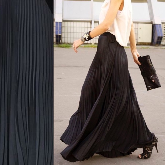 WILA Dresses & Skirts - LAST 1🖤Black maxi skirt long accordion pleated